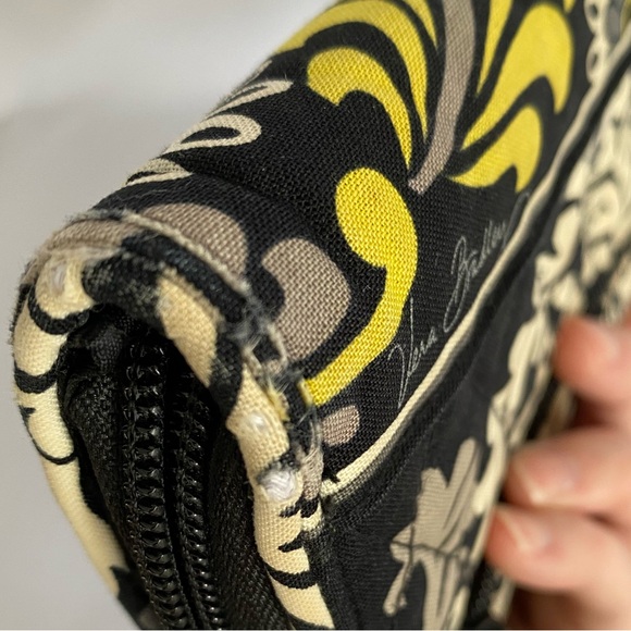 VERA BRADLEY Turn‎ Lock Wallet - Picture 5 of 12